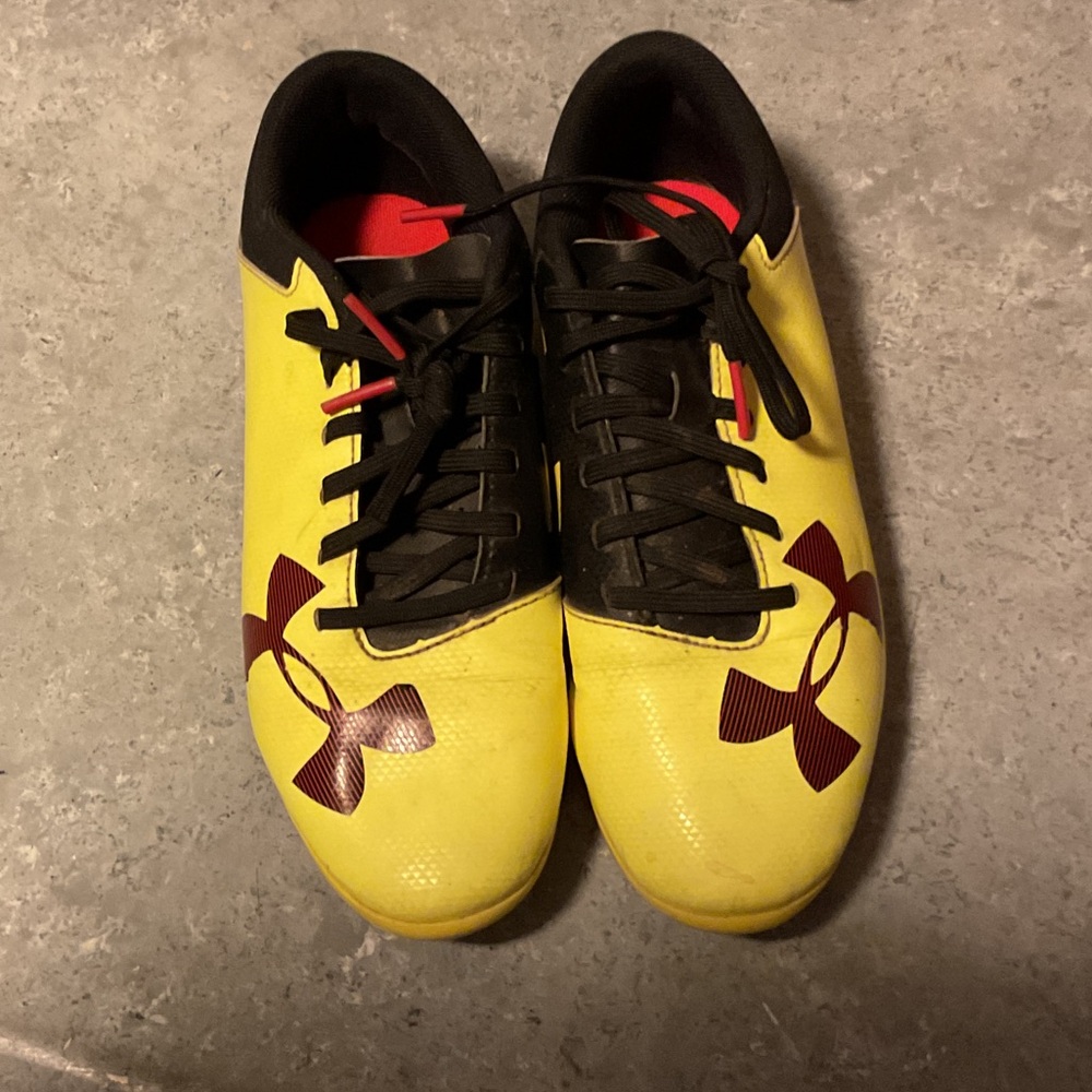 Under Armour Yellow and Black Soccer Cleats with Logo 3.5 youth